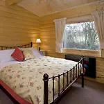 Cherbridge Lodges - Riverside Lodges, Short Lets