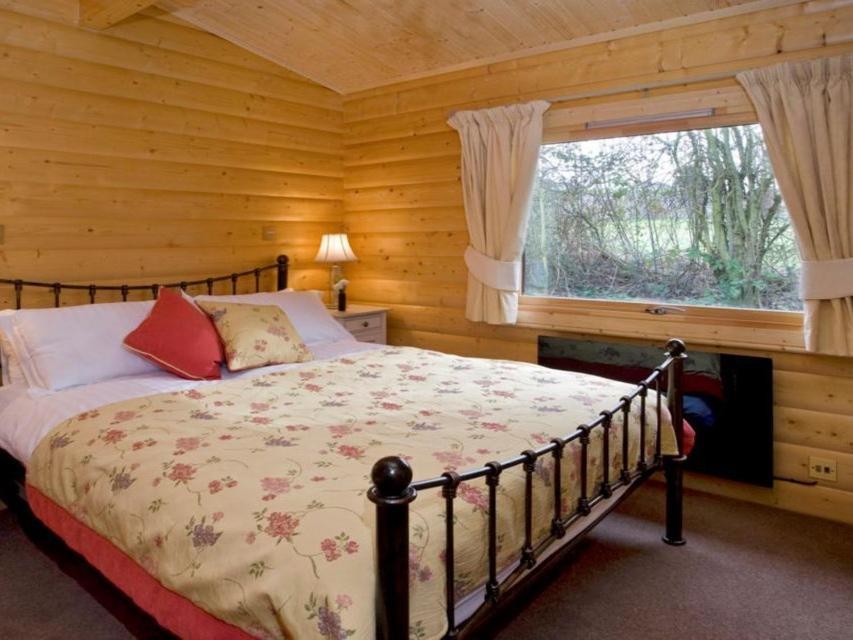 Cherbridge - Riverside Lodges, Short Lets