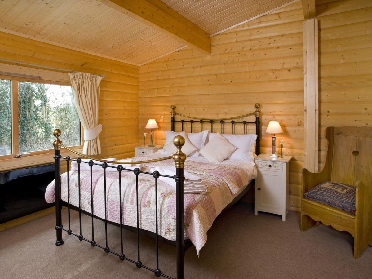 Cherbridge - Riverside Lodges, Short Lets