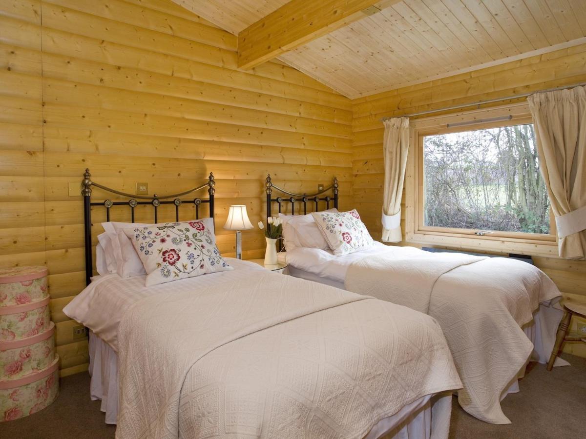 Cherbridge - Riverside Lodges, Short Lets Alojamento *